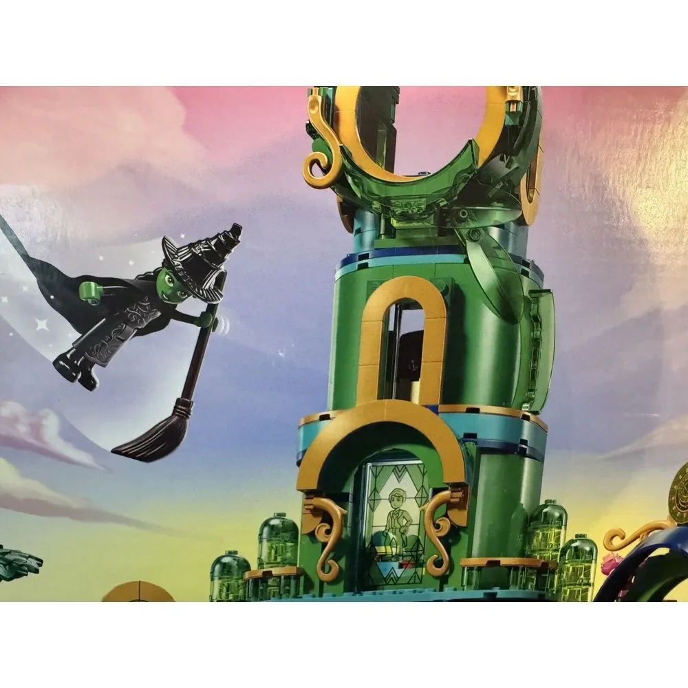 LEGO Wicked WELCOME TO EMERALD CITY 75684 Toy Building Kit Elphaba Glinda Oz New